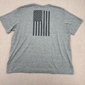 Vineyard Vines men’s performance American flag Gray Harbor graphic Tee Shirt XXL